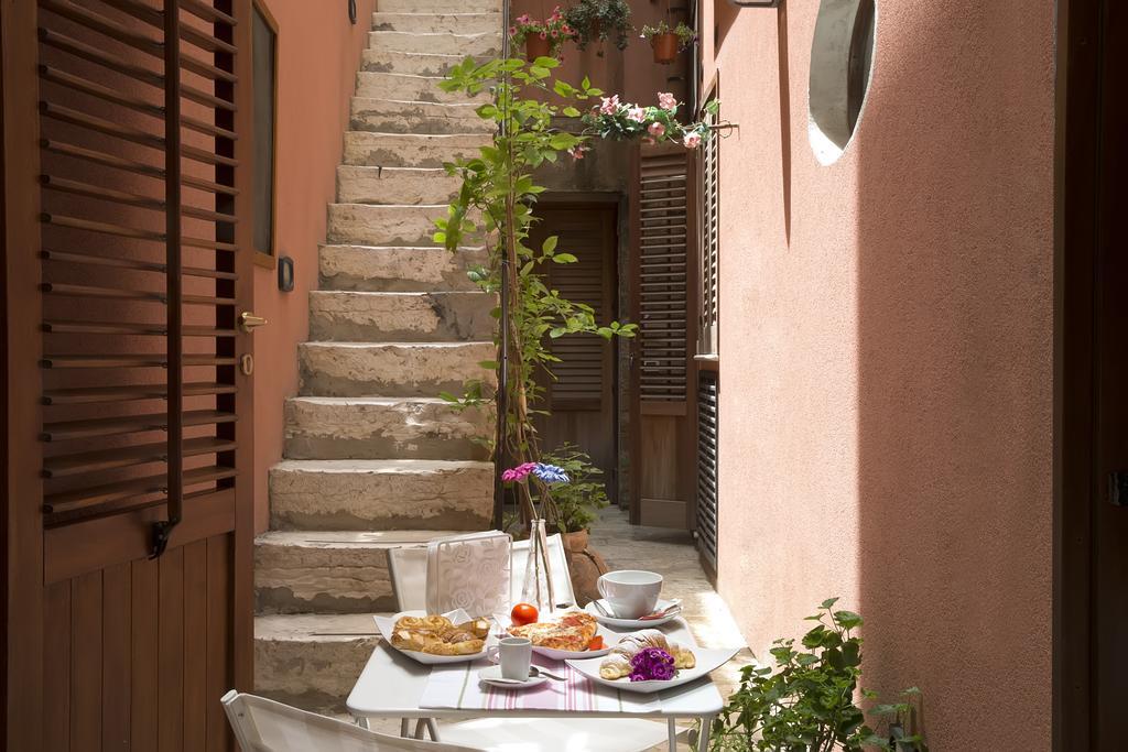 Il Cortile Fiorito Apartment Trapani Ngoại thất bức ảnh